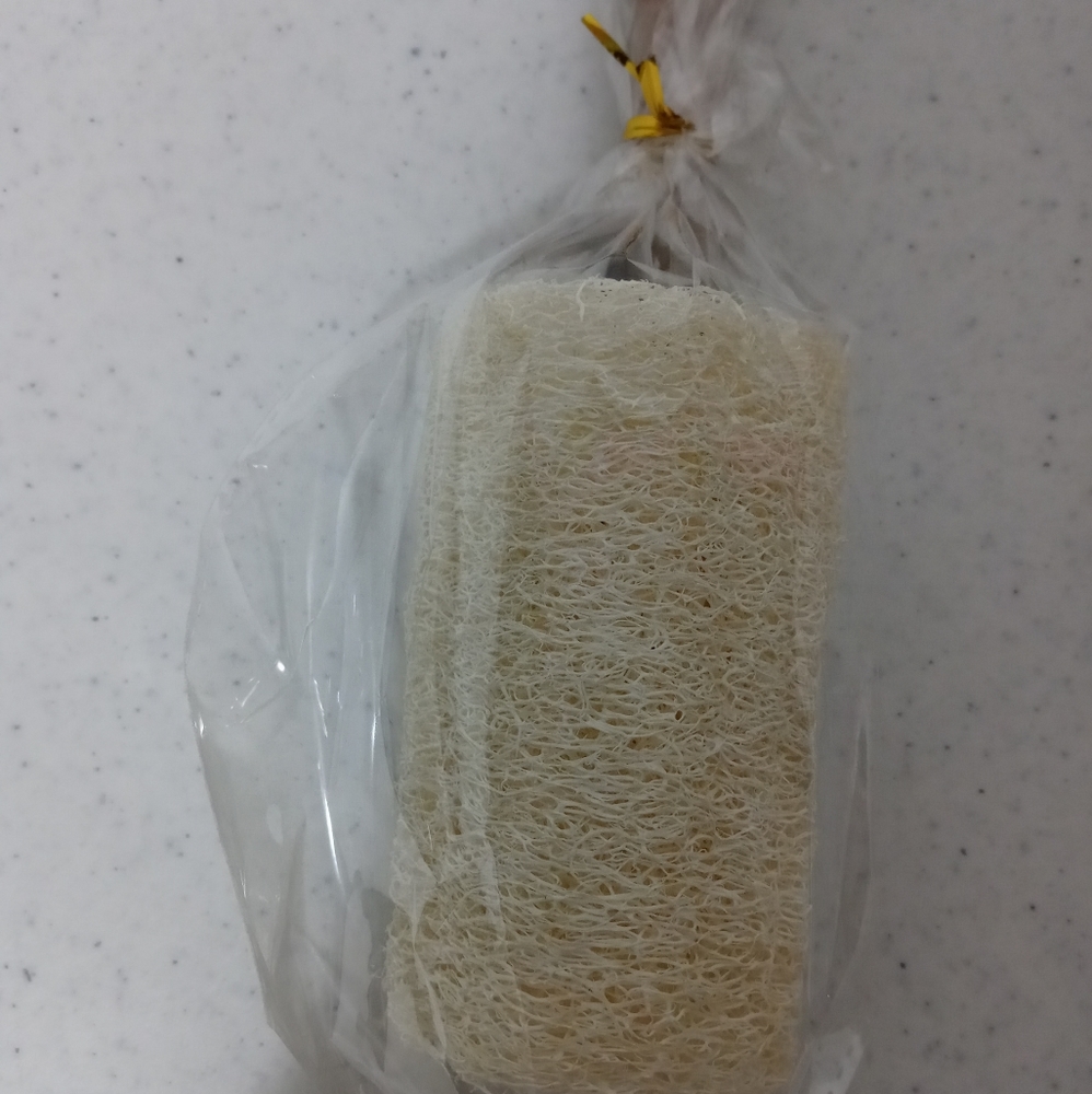 100% natural loofah sponge with handle - Picture 1 of 4